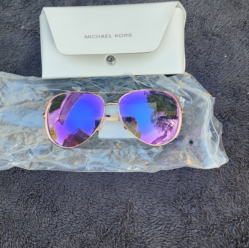 Michael Kors Chelsea Rose Gold Sunglasses with case